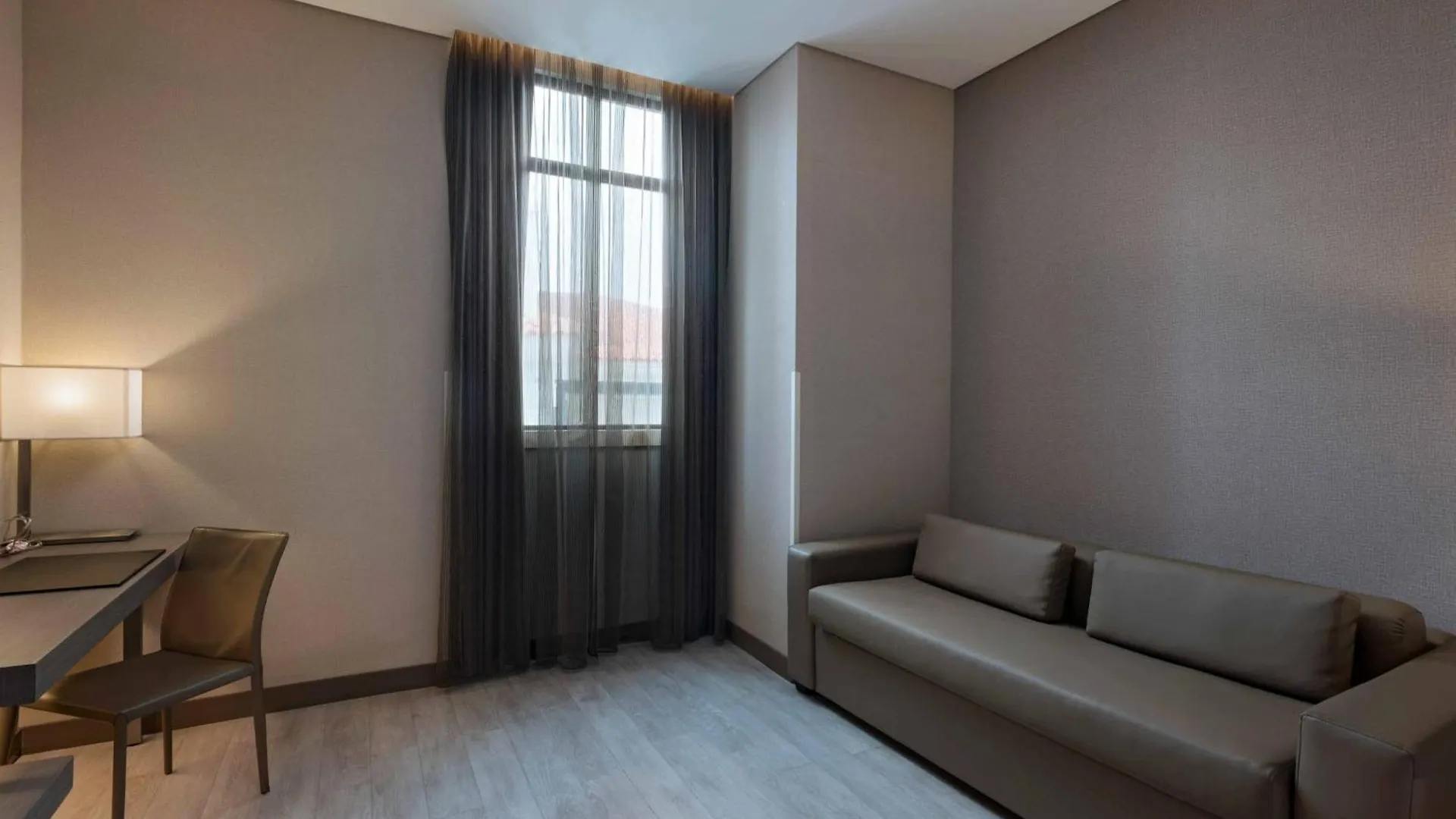 Ac Hotels By Marriott Guatemala City 4*,  Guatemala