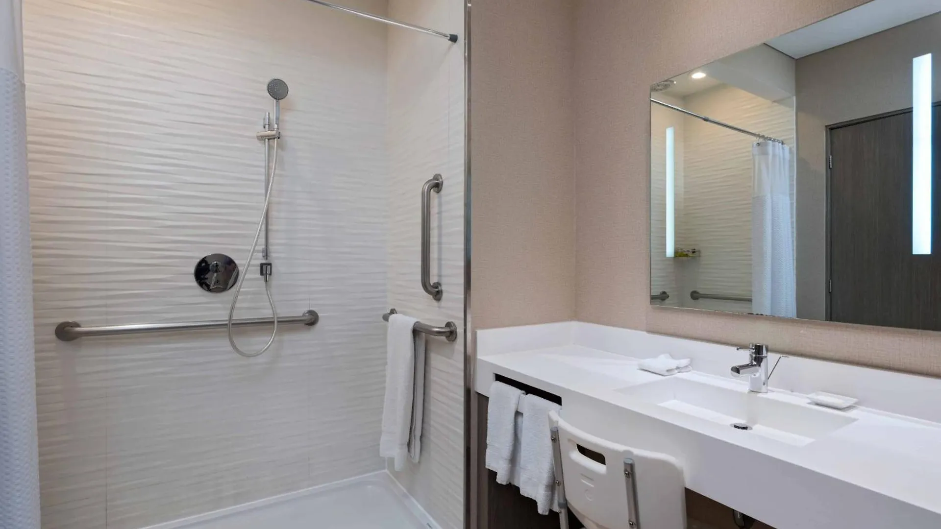 Ac Hotels By Marriott Guatemala City